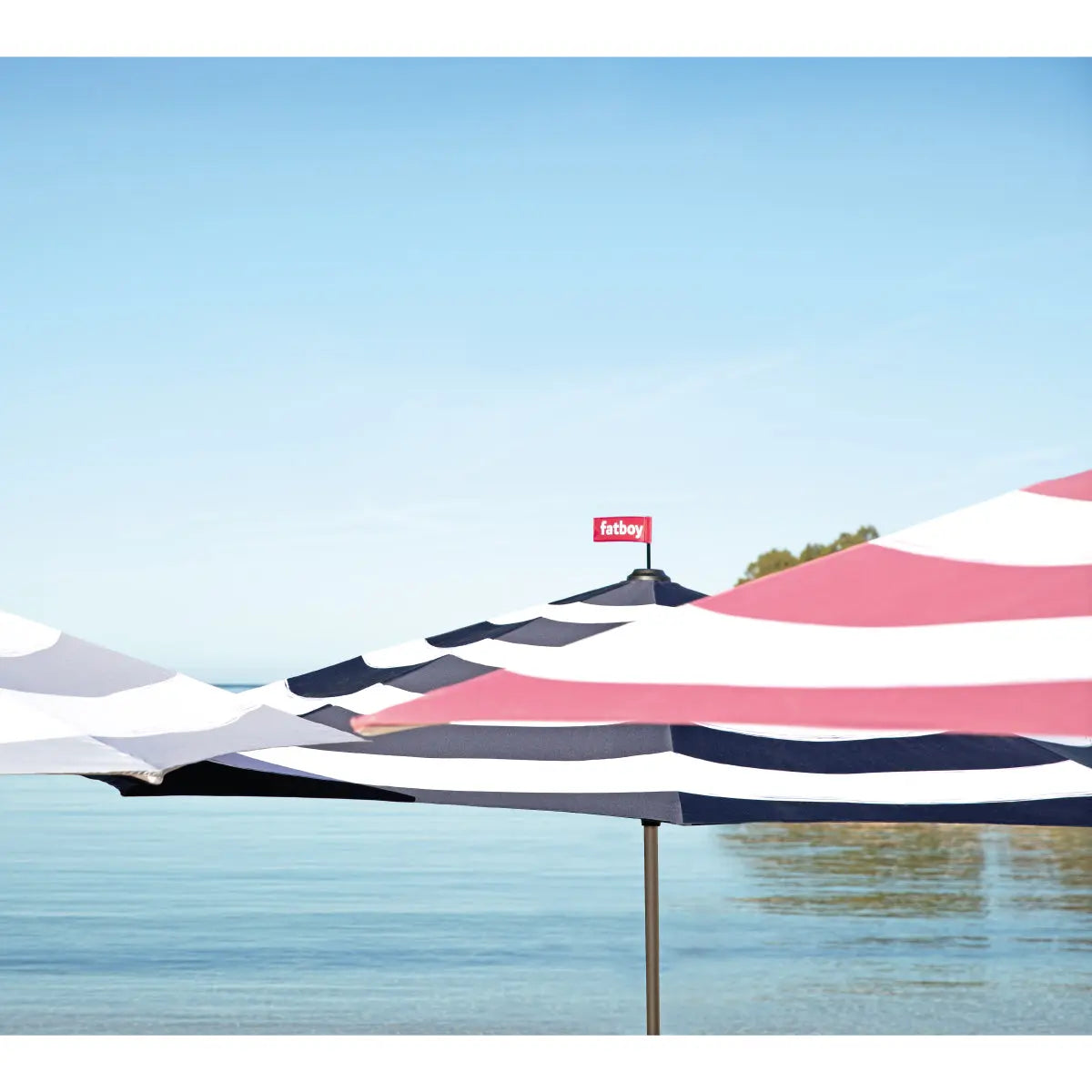 Fatboy stripesol parasol with base red Desert River Rentals